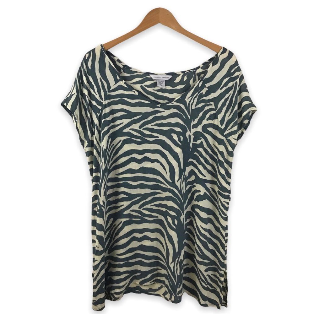 Nomadic Traders Women's XL Cap Sleeve Zebra Print Top Gray Cream Animal Print